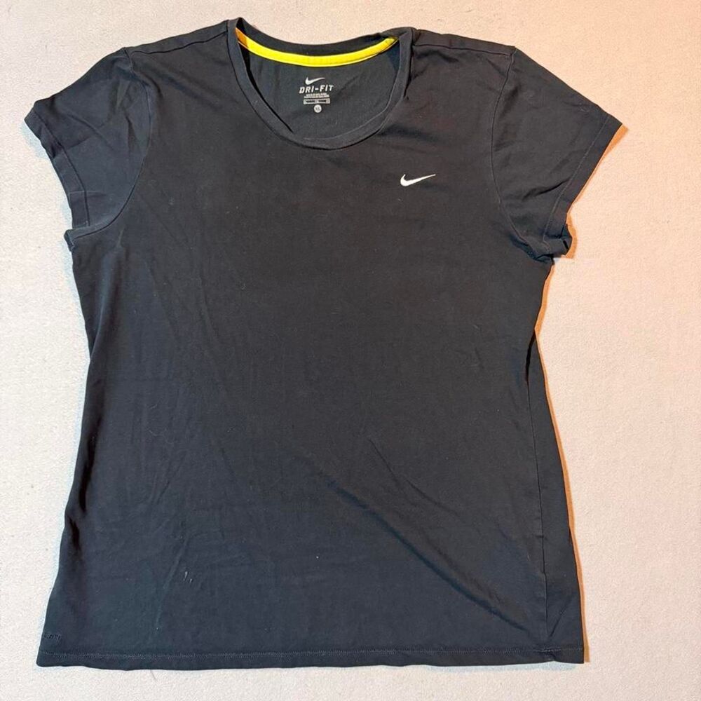 Nike Women's Black and Grey T-shirt